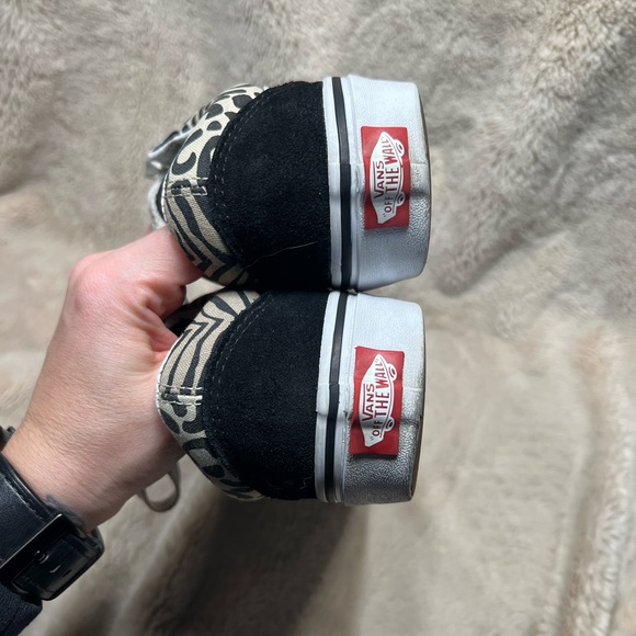 Vans womens Size 7 leopard - Picture 7 of 8